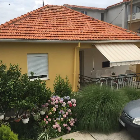 בית נופש Holiday Ena ביבינייה